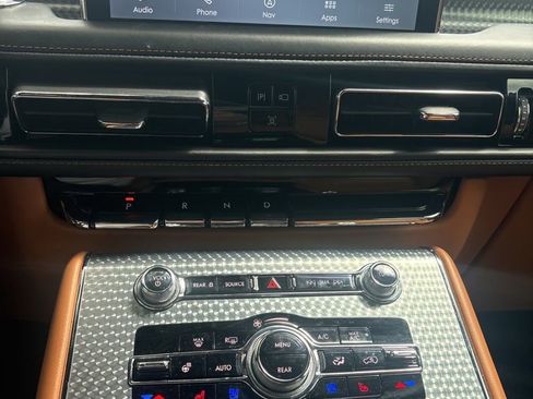 Certified 2023 Lincoln Aviator Black Label Grand Touring w/ Class IV Trailer Tow Package image 7