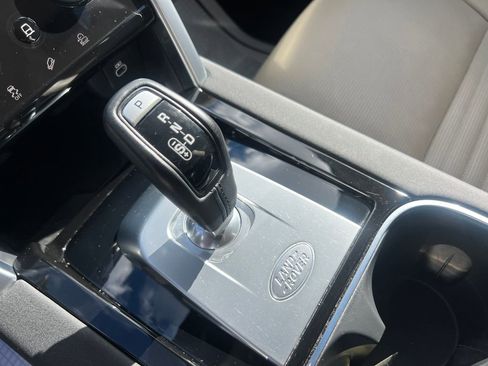 Used 2023 Land Rover Discovery Sport S image 24