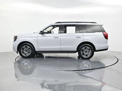 Certified 2025 Ford Expedition Active RWD image 7