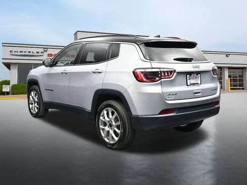 Used 2025 Jeep Compass Limited AWD/4WD image 3