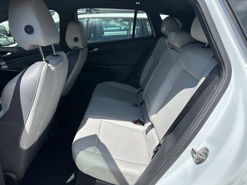 Used 2021 Volkswagen ID.4 Pro S RWD image 6