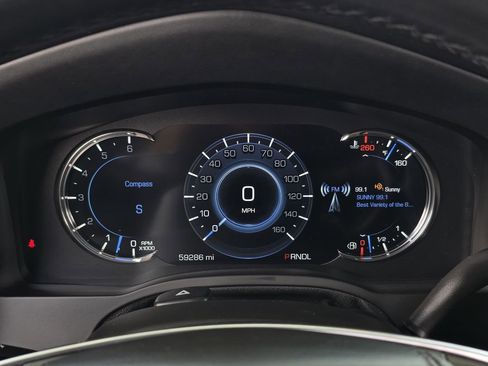 Used 2018 Cadillac Escalade Platinum AWD/4WD image 13