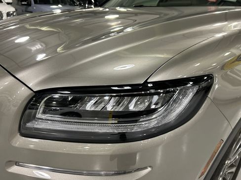 Used 2023 Lincoln Nautilus AWD w/ Premium Package image 7