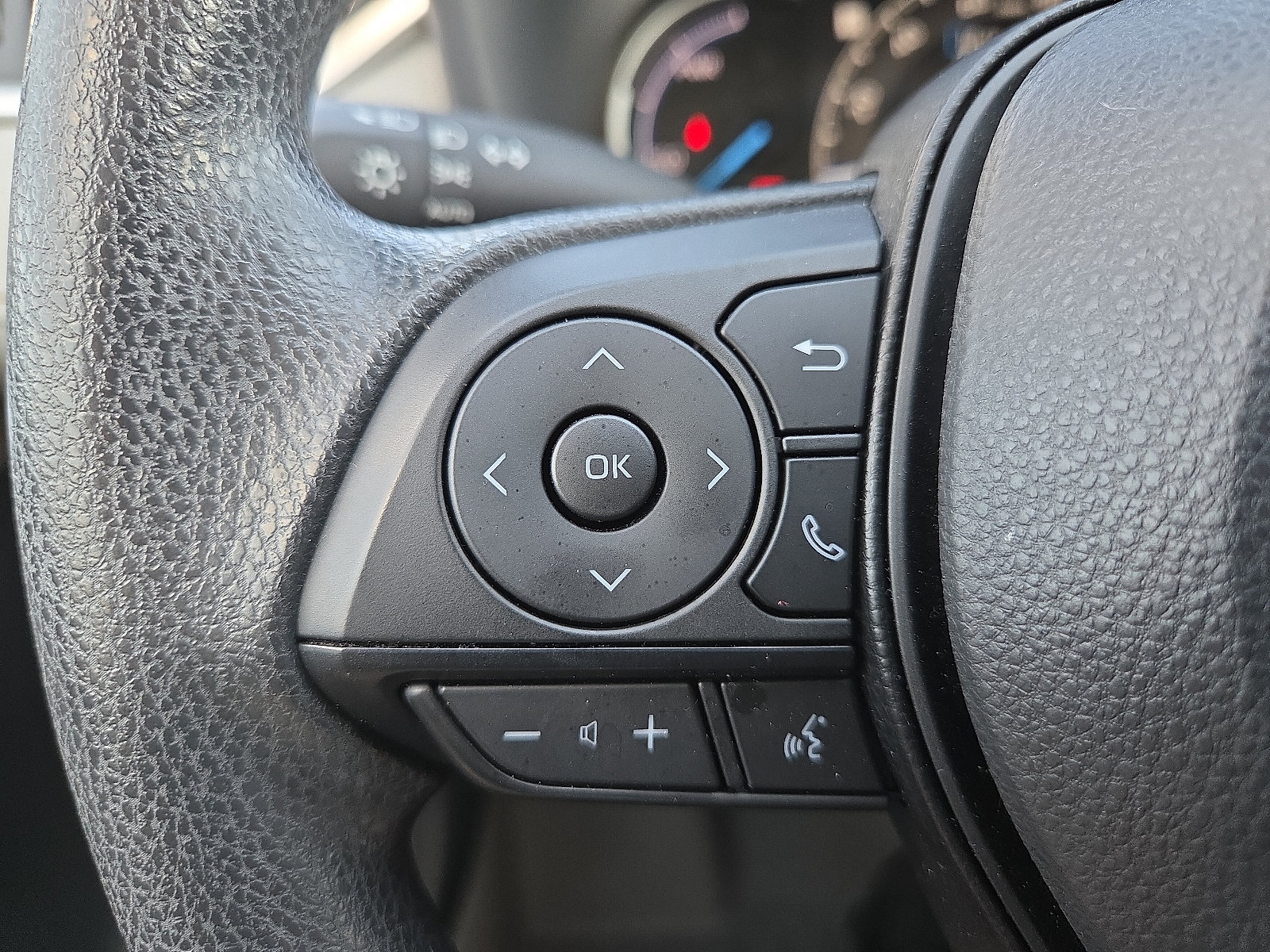 Used 2025 Toyota RAV4 XLE w/ Convenience Package AWD/4WD image 19