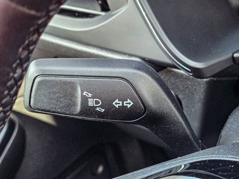 Used 2025 Ford Escape Platinum image 20