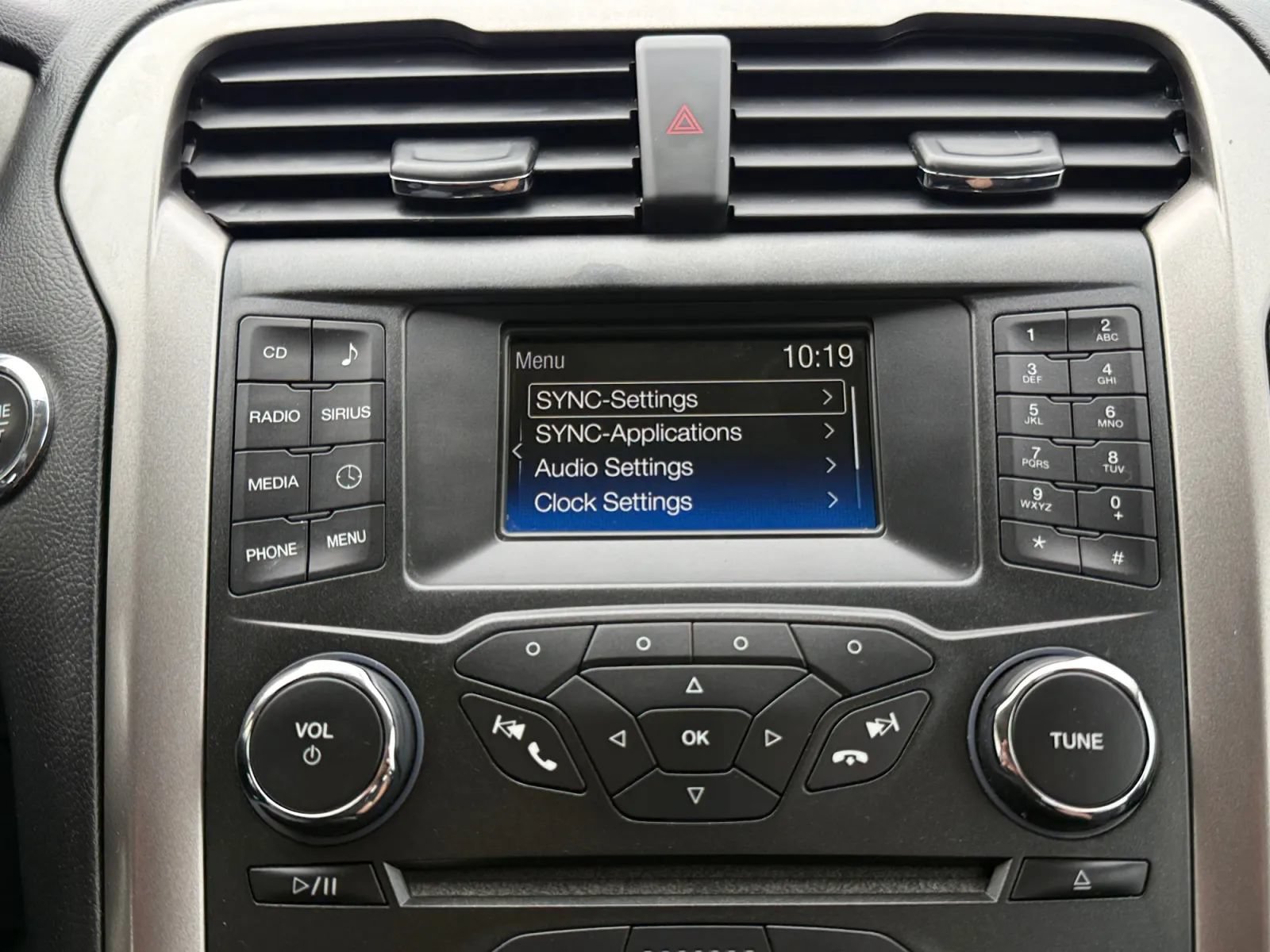 Used 2017 Ford Fusion SE w/ Equipment Group 601A FWD image 33
