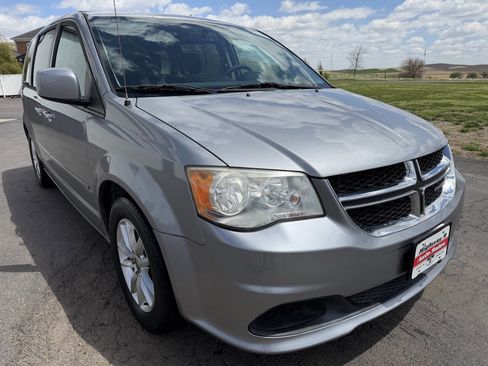 Used 2014 Dodge Grand Caravan SXT w/ UConnect Hands-Free Group FWD image 7