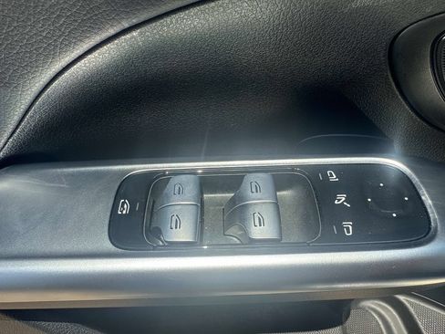 Used 2025 Mercedes-Benz C 300 Sedan image 20