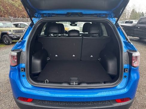 New 2026 Jeep Compass Latitude image 12