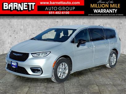 New 2026 Chrysler Pacifica Select