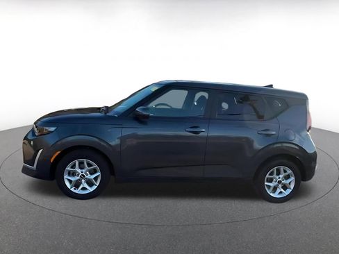 Used 2025 Kia Soul LX w/ LX Technology Package image 9