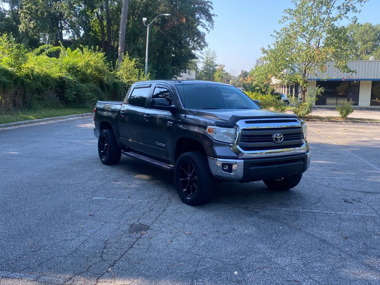 Used 2015 Toyota Tundra SR5 w/ TRD Off Road Package AWD/4WD image 3
