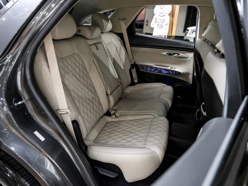 Used 2022 Genesis GV70 3.5T Sport w/ Sport Advanced Package image 37