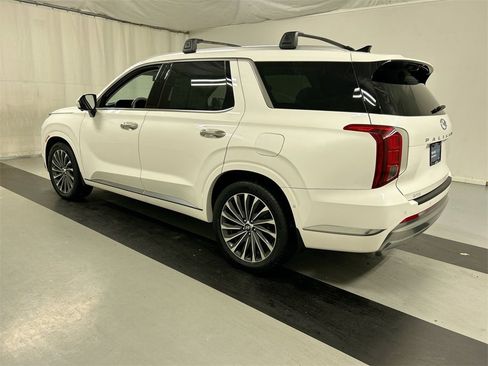 Used 2024 Hyundai Palisade Calligraphy image 6