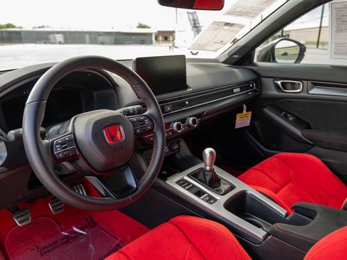 Used 2025 Honda Civic Type R image 14