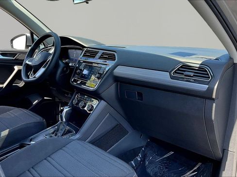 Used 2022 Volkswagen Tiguan S FWD image 27