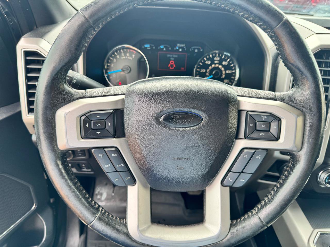 Used 2019 Ford F150 Lariat w/ Equipment Group 502A Luxury AWD/4WD image 22
