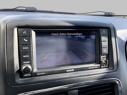 Used 2019 Dodge Grand Caravan SXT FWD image 28