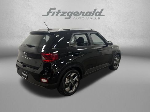 Used 2024 Hyundai Venue SEL FWD image 6