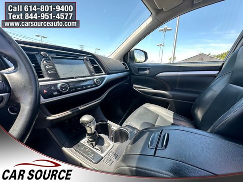 Used 2017 Toyota Highlander XLE AWD/4WD image 15