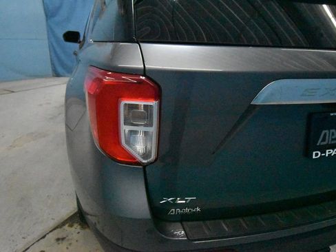 Used 2021 Ford Explorer XLT w/ Equipment Group 202A AWD/4WD image 43