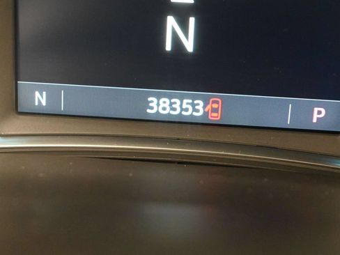 Used 2023 Chevrolet Traverse LT FWD image 34