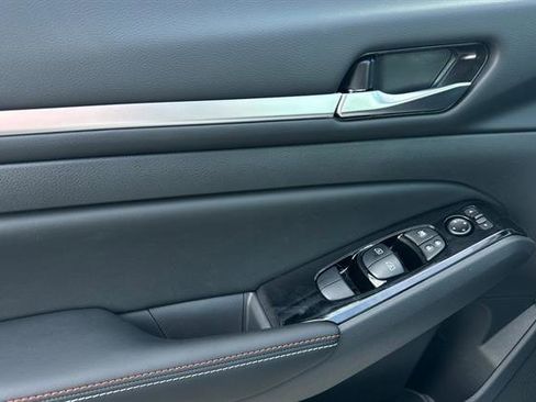 New 2025 Nissan Altima 2.5 SR w/ SR Premium Package image 11