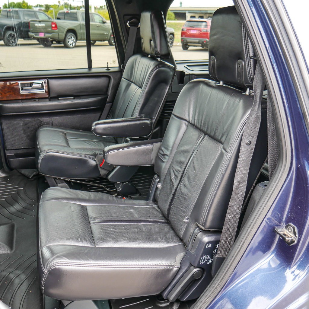 Used 2016 Lincoln Navigator Select AWD/4WD image 25