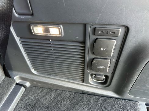 Certified 2025 Ford Expedition Platinum AWD/4WD image 31