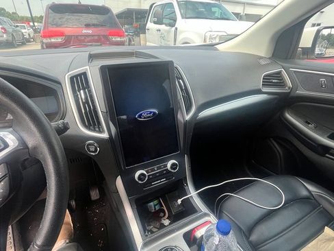 Used 2022 Ford Edge SEL AWD/4WD image 10