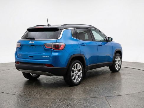 Used 2025 Jeep Compass Limited AWD/4WD image 9