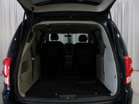 Used 2014 Dodge Grand Caravan SXT FWD image 29