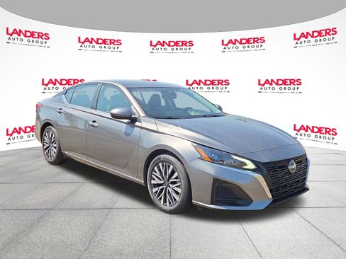 Used 2023 Nissan Altima 2.5 SV FWD image 1