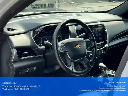Used 2023 Chevrolet Traverse LT FWD image 5