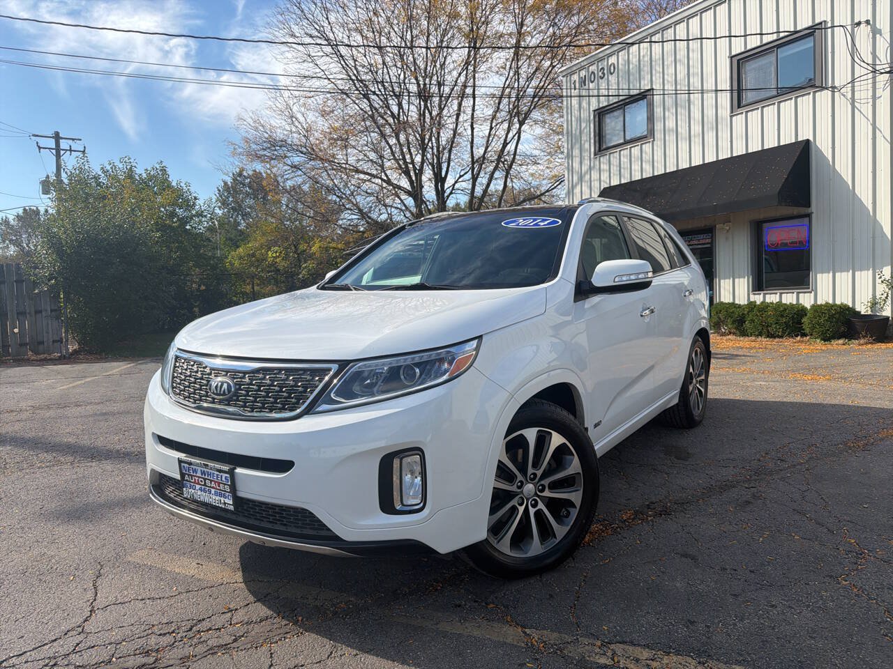 Used 2014 Kia Sorento SX w/ 3rd Row Package AWD/4WD image 1