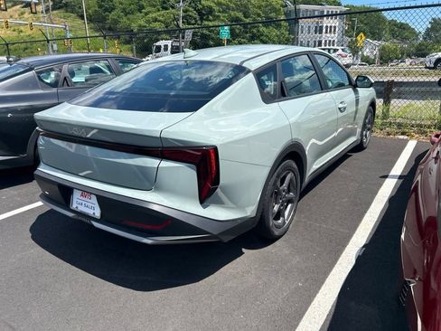 Used 2025 Kia K4 FWD image 3