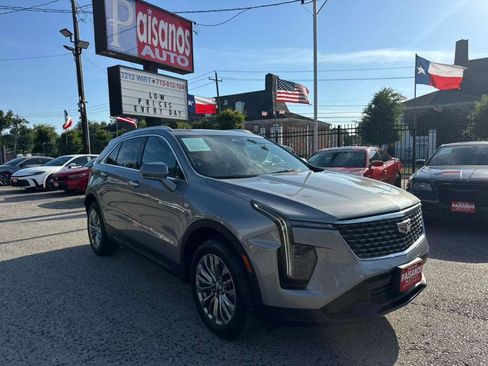 Used 2024 Cadillac XT4 Premium Luxury AWD/4WD image 4