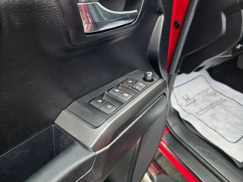 Used 2022 Toyota Tacoma TRD Sport w/ Technology Package AWD/4WD image 28