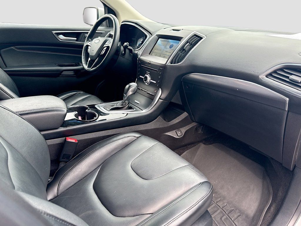 Used 2018 Ford Edge Titanium AWD/4WD image 30