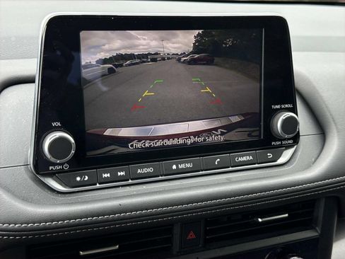 Certified 2026 Nissan Rogue SV AWD/4WD image 10