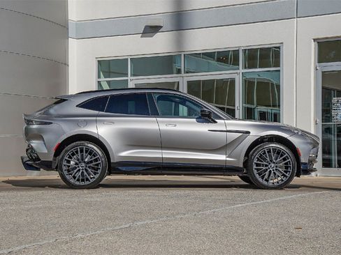 New 2026 Aston Martin DBX 707 image 5