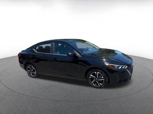 Used 2025 Nissan Sentra SV FWD image 2