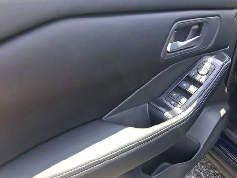 Used 2026 Nissan Rogue SV AWD/4WD image 28