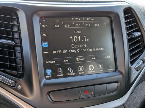 Used 2014 Jeep Cherokee Latitude FWD image 20