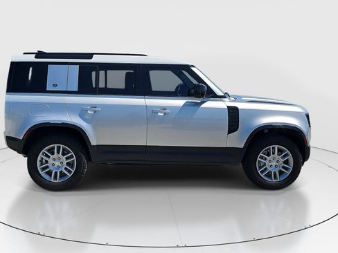 Used 2024 Land Rover Defender 110 S AWD/4WD image 4