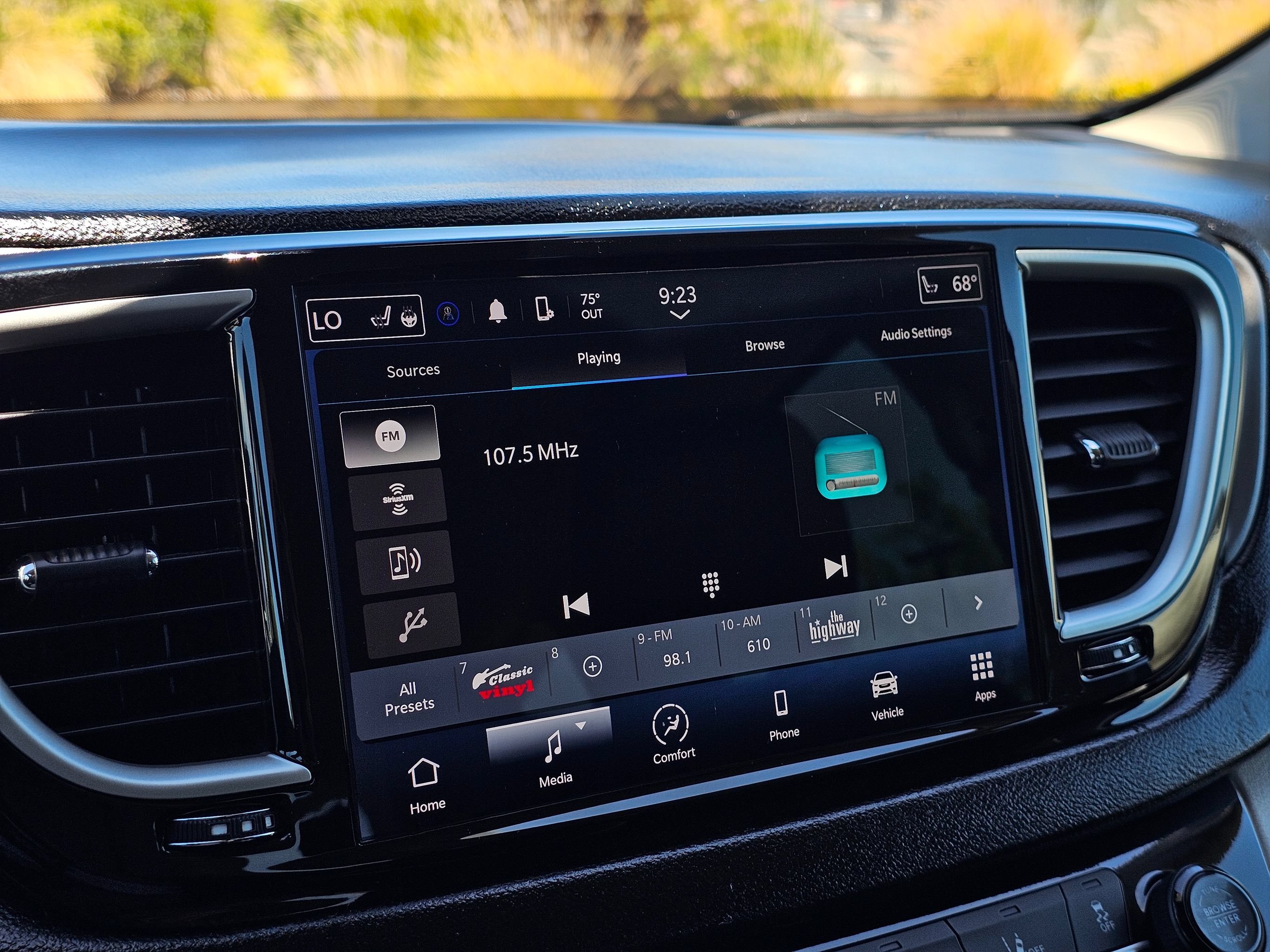 Used 2024 Chrysler Pacifica Touring-L FWD image 34