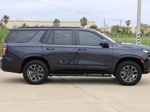 Used 2023 Chevrolet Tahoe Z71 w/ Luxury Package AWD/4WD image 4
