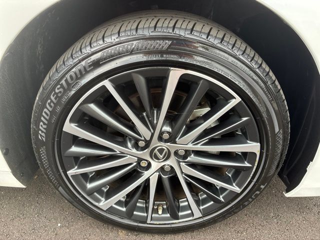 Used 2024 Lexus ES 350 w/ Premium Package FWD image 11