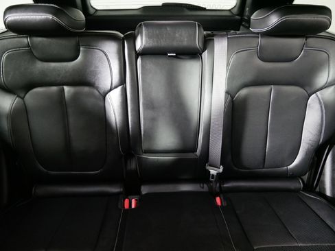 Used 2022 Jeep Grand Cherokee Overland w/ Luxury Tech Group IV image 13