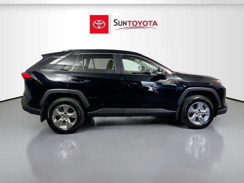Used 2025 Toyota RAV4 XLE w/ Convenience Package FWD image 2